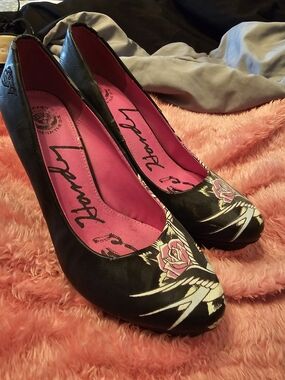 Ed Hardy Black Floral Platform Pumps with Pink Insole - Women's Sz10